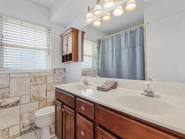 Discover a Great Retreat in Cape Coral - 3 Bedroom Home with Private Pool